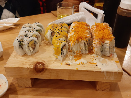 Azu Maki Sushi & Rolls