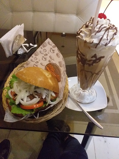 PASTELERÍA RAULETTI - PTE 2