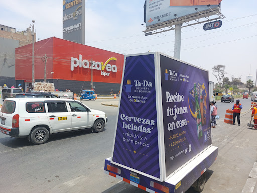 Estacionamiento Hiper plazaVea Puente Piedra