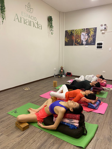 ESPACIO ANANDA - Yoga y meditación