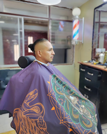The street barber Shop y tattoo